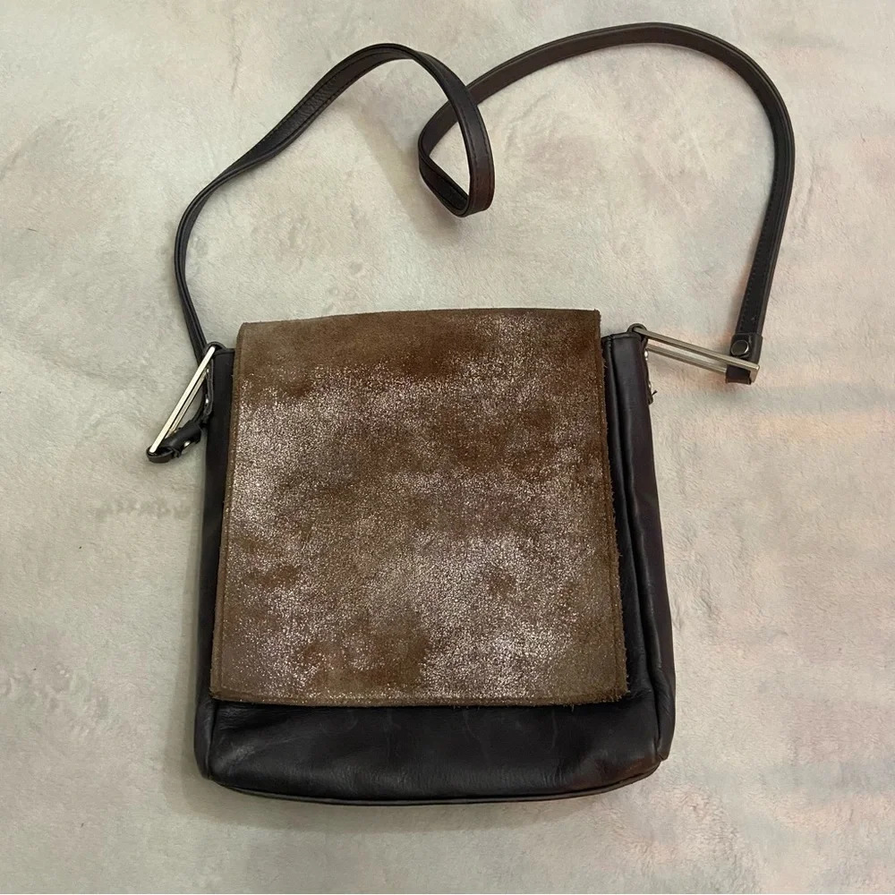 Laudi Vidni metallic leather crossbody flap bag